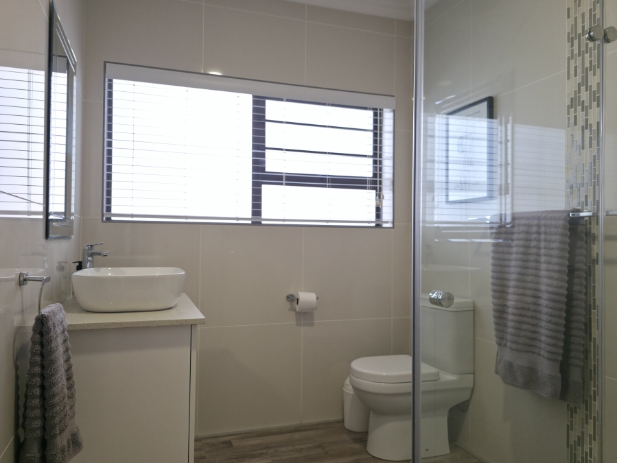 4 Bedroom Property for Sale in Wavecrest Eastern Cape